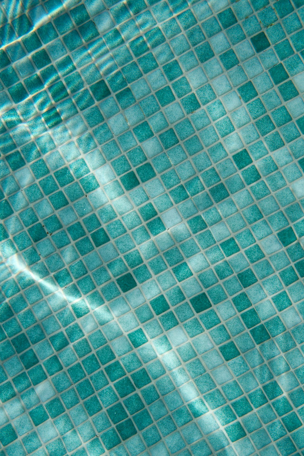 Detalle de gresite nuevo en tonos verdes